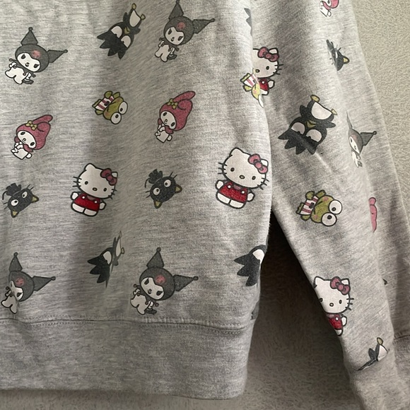 Sanrio Hello Kitty Gray Sweatshirt, size M juniors - Picture 3 of 4
